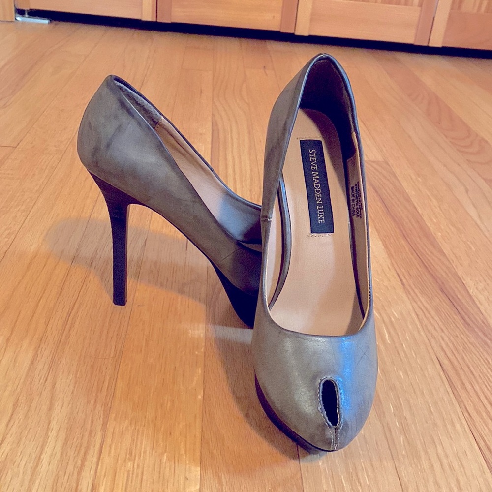 NWOT Steve Madden LUXE round open toe 5 in high heels in taupe Size 6.5